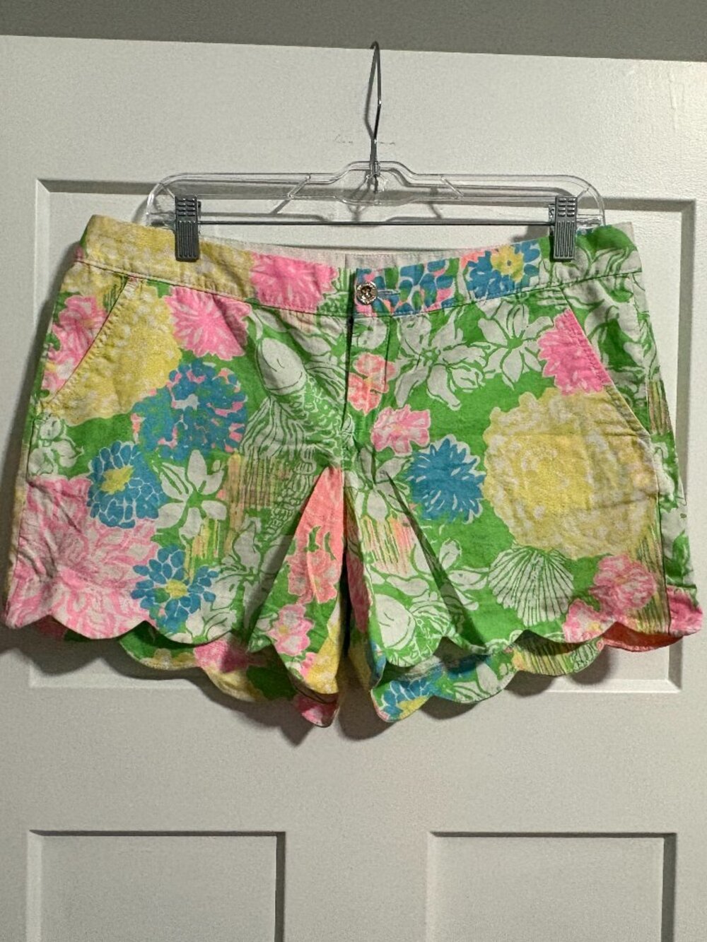 Lilly Pulitzer The Buttercup Shorts sz 8 Scalloped EUC
